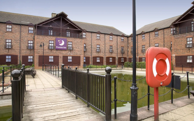 Premier Inn Milton Keynes Sw - Furzton Lake