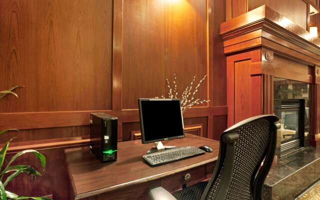 Ramada by Wyndham Tukwila Southcenter