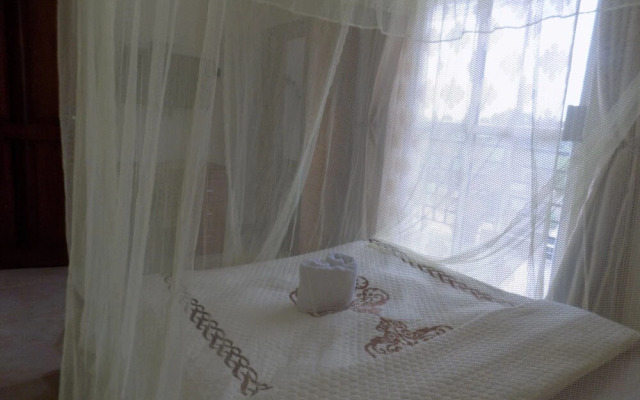 Peak Hotel