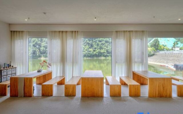 Xinhu B&B