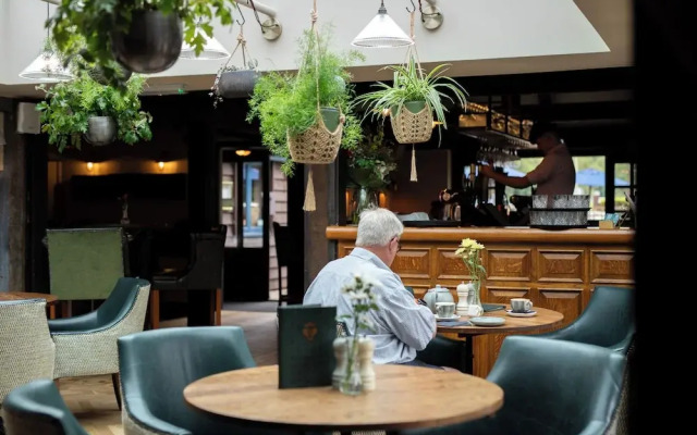 Cromwell Arms Country Pub with Rooms