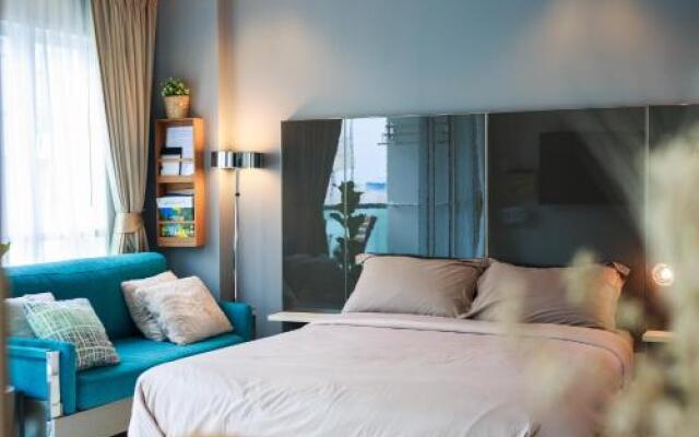 Grand blue condominium by Lookkaew