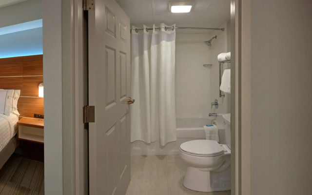 Holiday Inn Express and Suites Pigeon Forge Sevierville by IHG