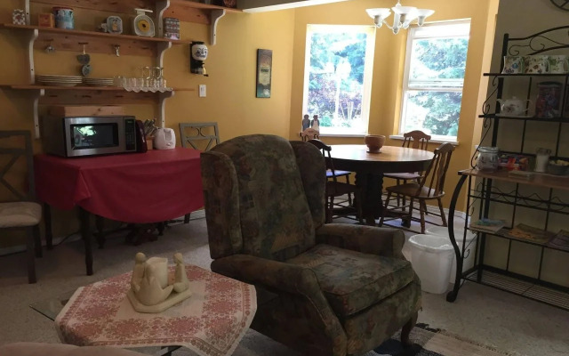 Wyndhaven Cottage Bed & Breakfast