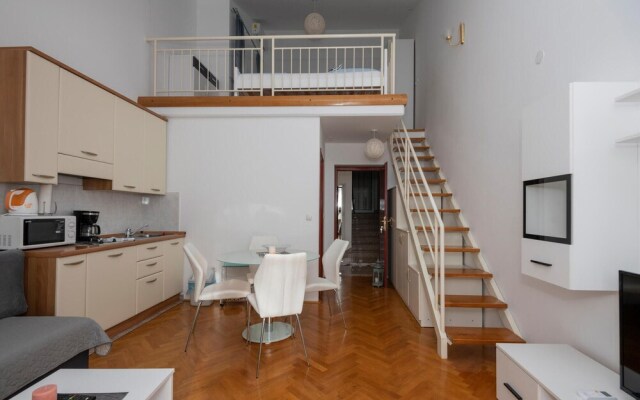 Amazing Apartment in Tucepi With 1 Bedrooms and Wifi
