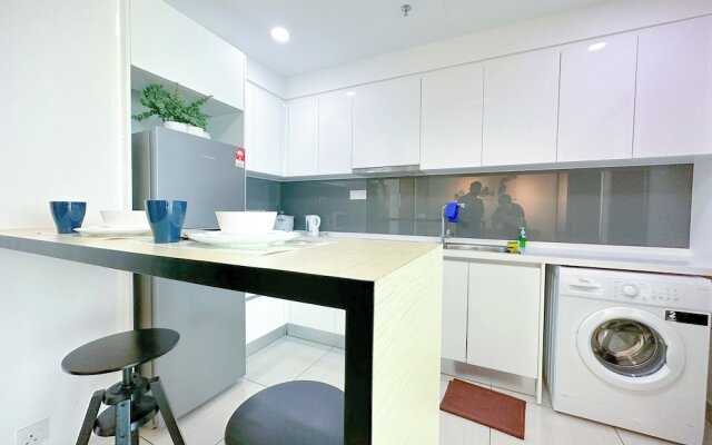 Almas Suites Puteri Harbour by Stayrene