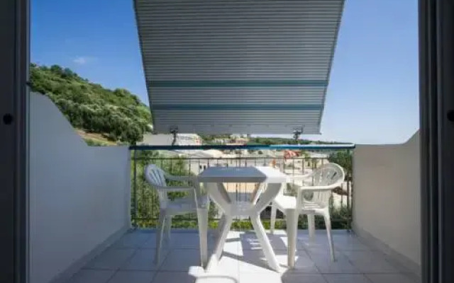 Studios Avra