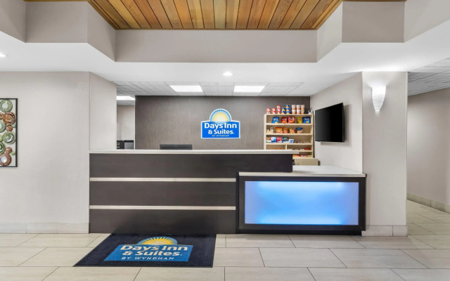Days Inn & Suites by Wyndham Ridgeland