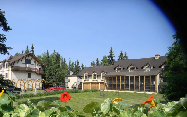 7 Gables Inn & Suites