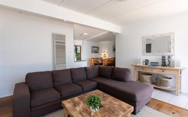 Pet friendly home perfect for 2 or 3 families – Guest Rooms – Ocean Grove
