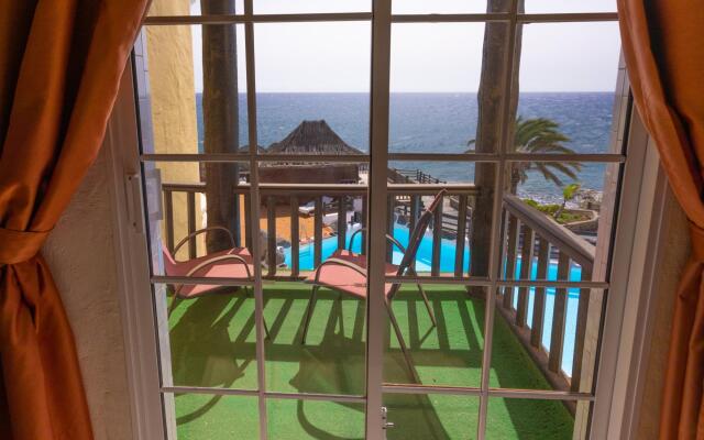 Altamar 44 balcony&pool By CanariasGetaway