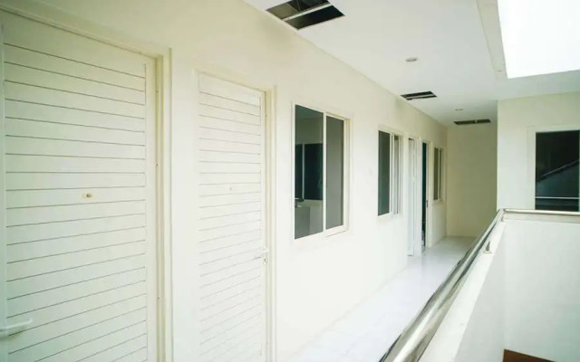 RedDoorz @ Bukit Palma Surabaya