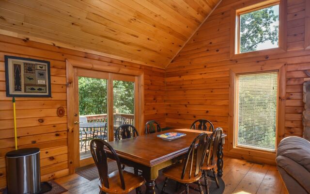 Lucky Bear Lodge 5 Bedroom House