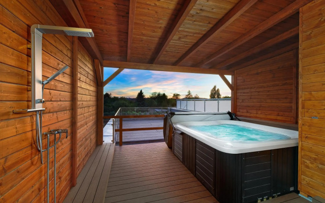 Hotel Aura Design & Garden Pool