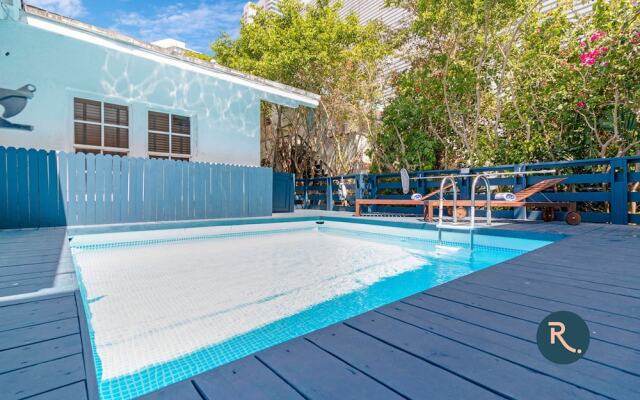 Roami at Villa Bella