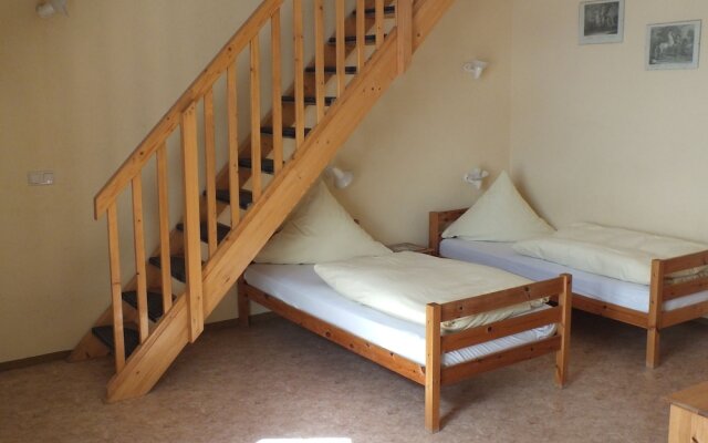 Appartements & Reitschule Fuchsenhof