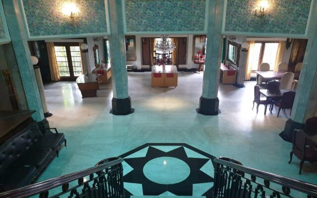 Arimbi Pejaten Suites