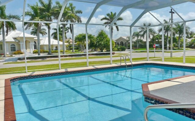 Pet-friendly Waterfront With Pool and Steps to Beach