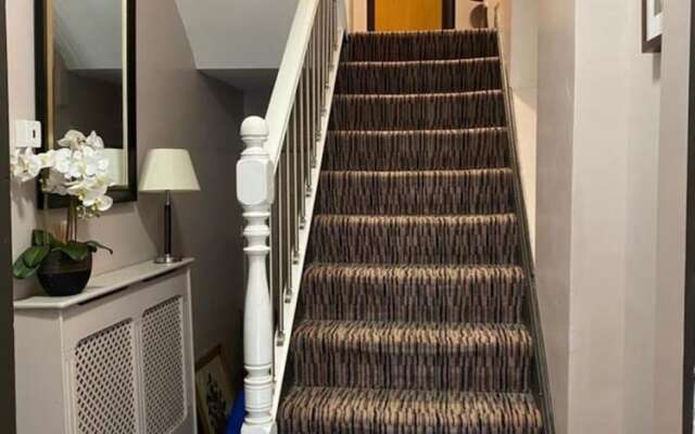 Thameside Hotel