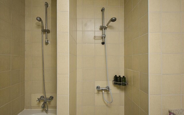 Experience Luxurious Sky High Marina Living