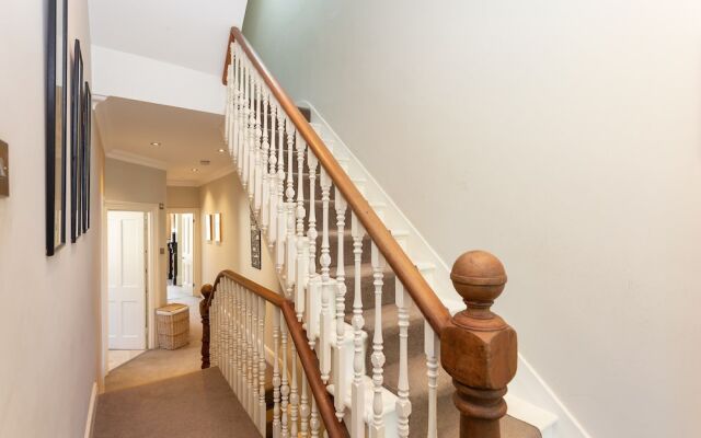 4 Bedroom Home In South London