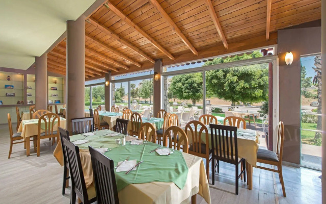 Delfinia Resort