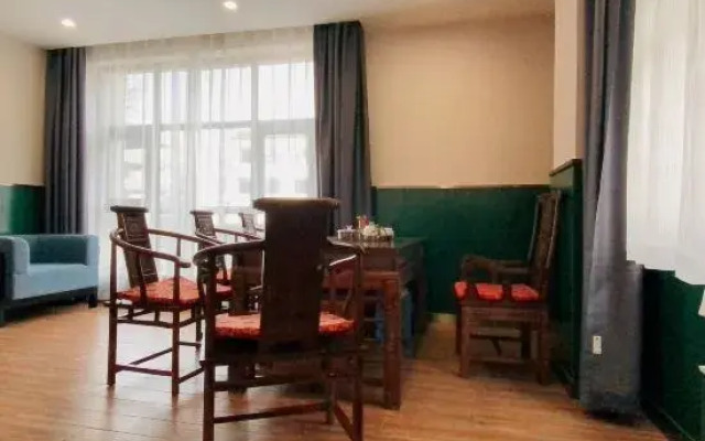 James Joyce Coffetel (Burqin Youyifeng Road)
