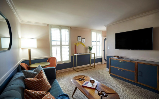 The Oliver Hotel