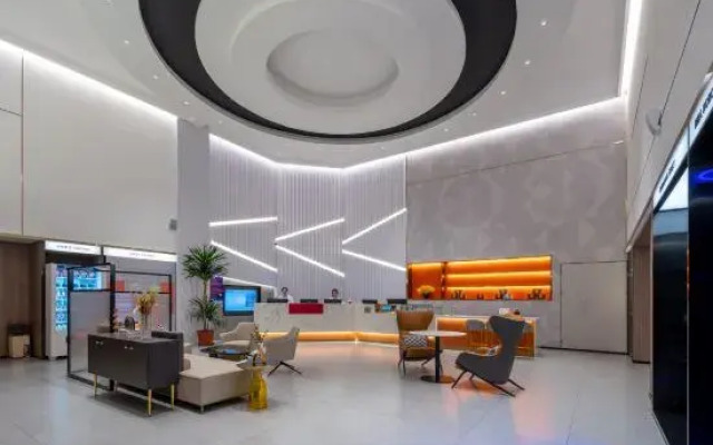 Berman Hotel (Zhanjiang Wuchuan Jiefang Middle Road Gangfeng Plaza)
