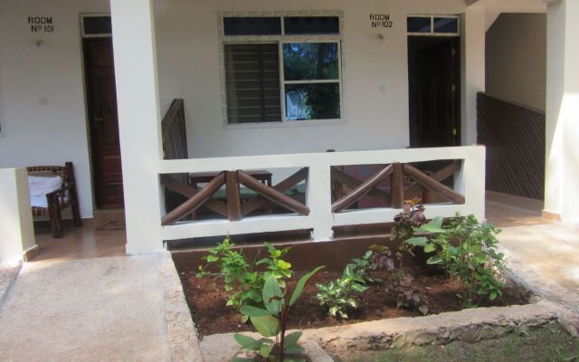 Baraka Beach Bungalows