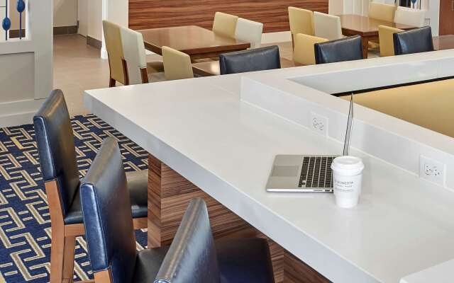 Sonesta Simply Suites Cleveland Airport