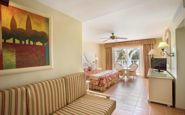 Eurostars Grand Cayacoa