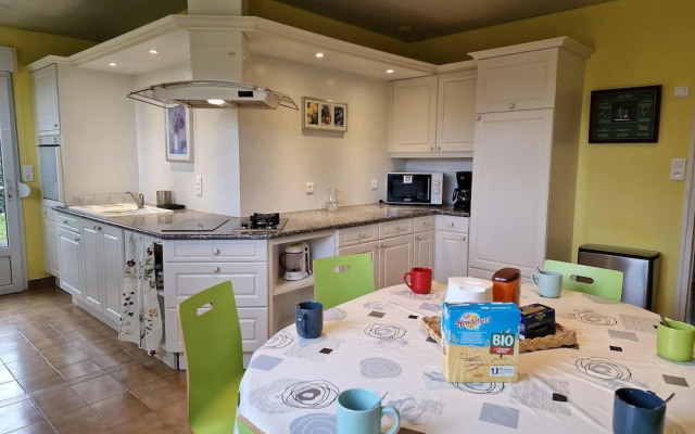 Beautiful Family Holiday Home in Diben, Plougasnou