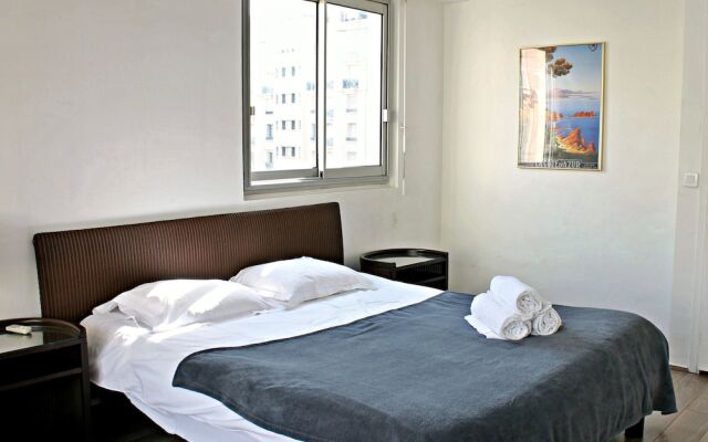 Central 1 Bedroom in Luxurious Residence