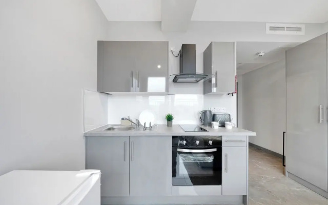 Hotel Studio Apartment in East London