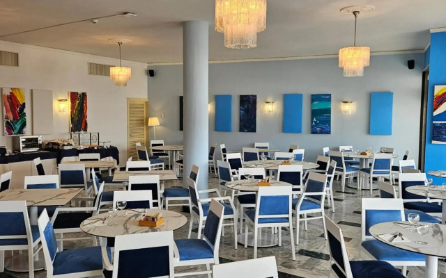 Cristina Hotel