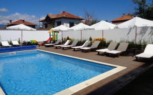 Einstein House & Spa