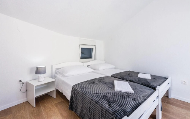 Nice Home in Sibenik With Wifi and 4 Bedrooms