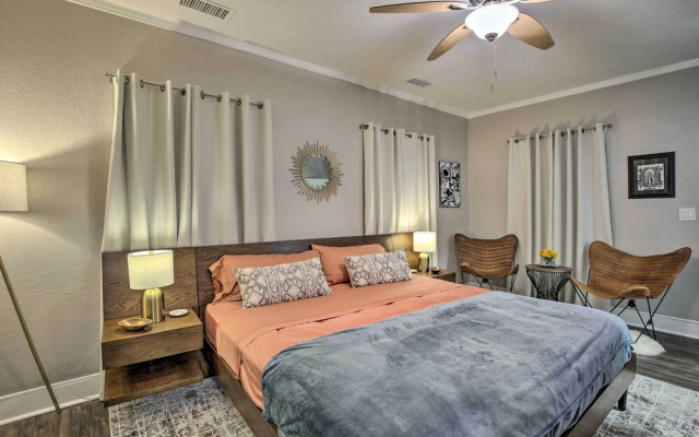 4 Mi to Dtwn: Dallas Gem w/ Furnished Patio