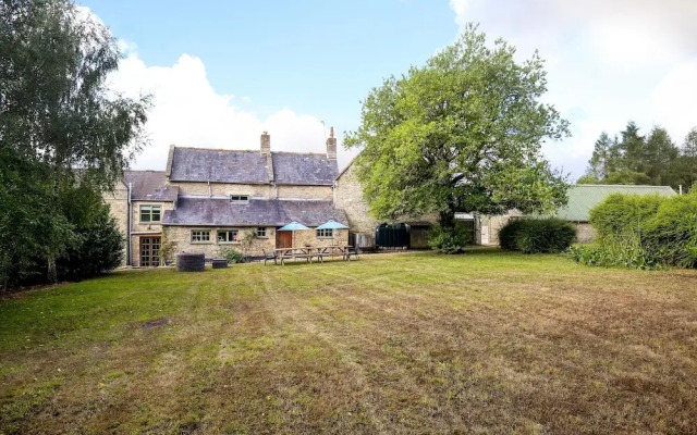 Rustic Cotswolds Farmhouse by Burford