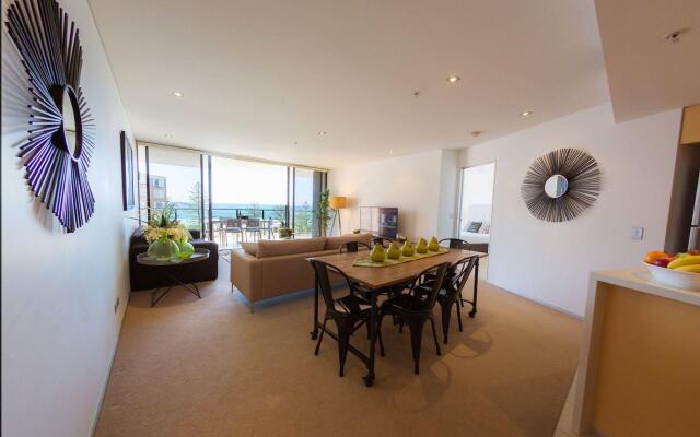 Ambience on Burleigh Beach