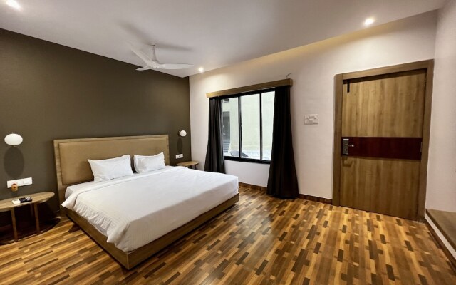 Paramount Riverfront Resort & Spa