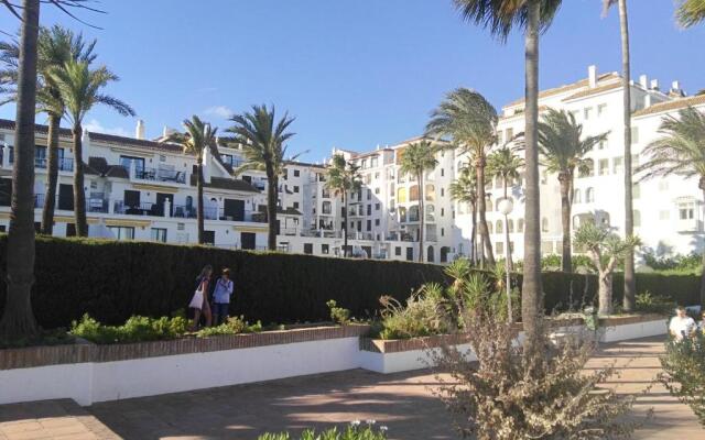 Apartamento 409 marina Real Puerto de la Duquesa playa