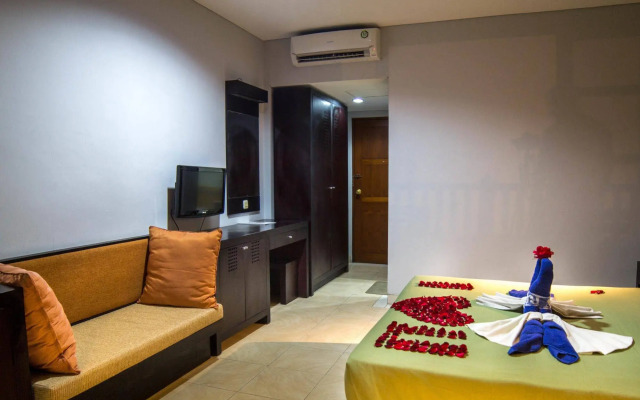 Fourteen Roses Beach Hotel