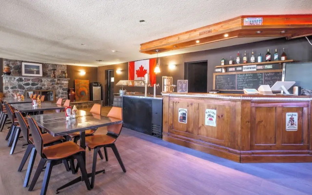 Coach House Inn Resort