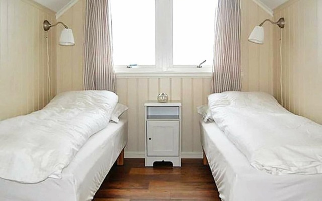 10 Person Holiday Home in Kjølsdalen