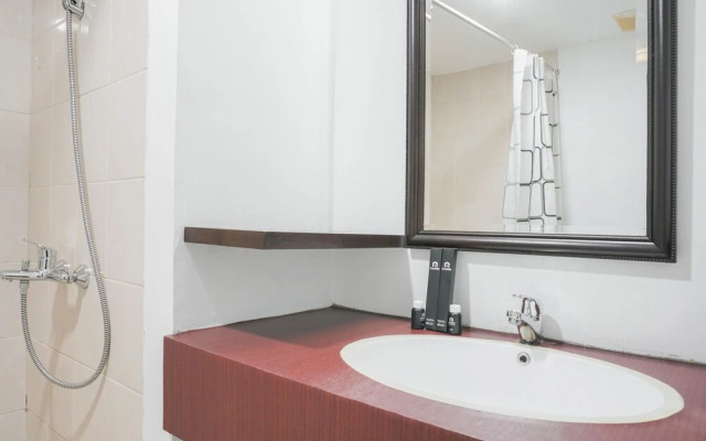 Relax And Comfy Studio At Sahid Metropolitan Apartment