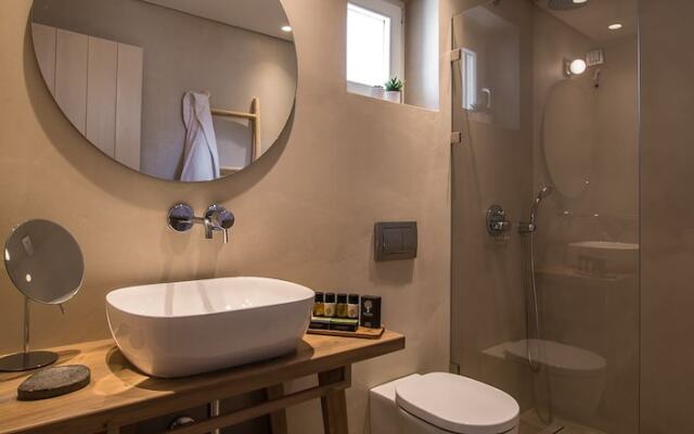 BASSA MAINA Villas & Suites