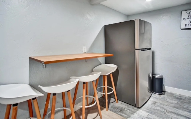 Ventura Downtown Minutes to Beaches