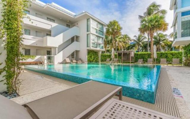 Beach Haus Key Biscayne Contemporary Apartments